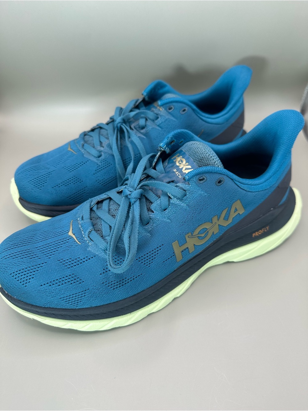 Hoka One One Mach 4 Pro Fly Running Shoes Mens 10D Blue Coral Black Lightweight.